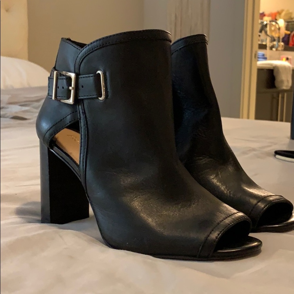 Essex Lane booties